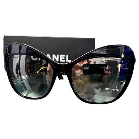 Lunettes de soleil papillon CHANEL 